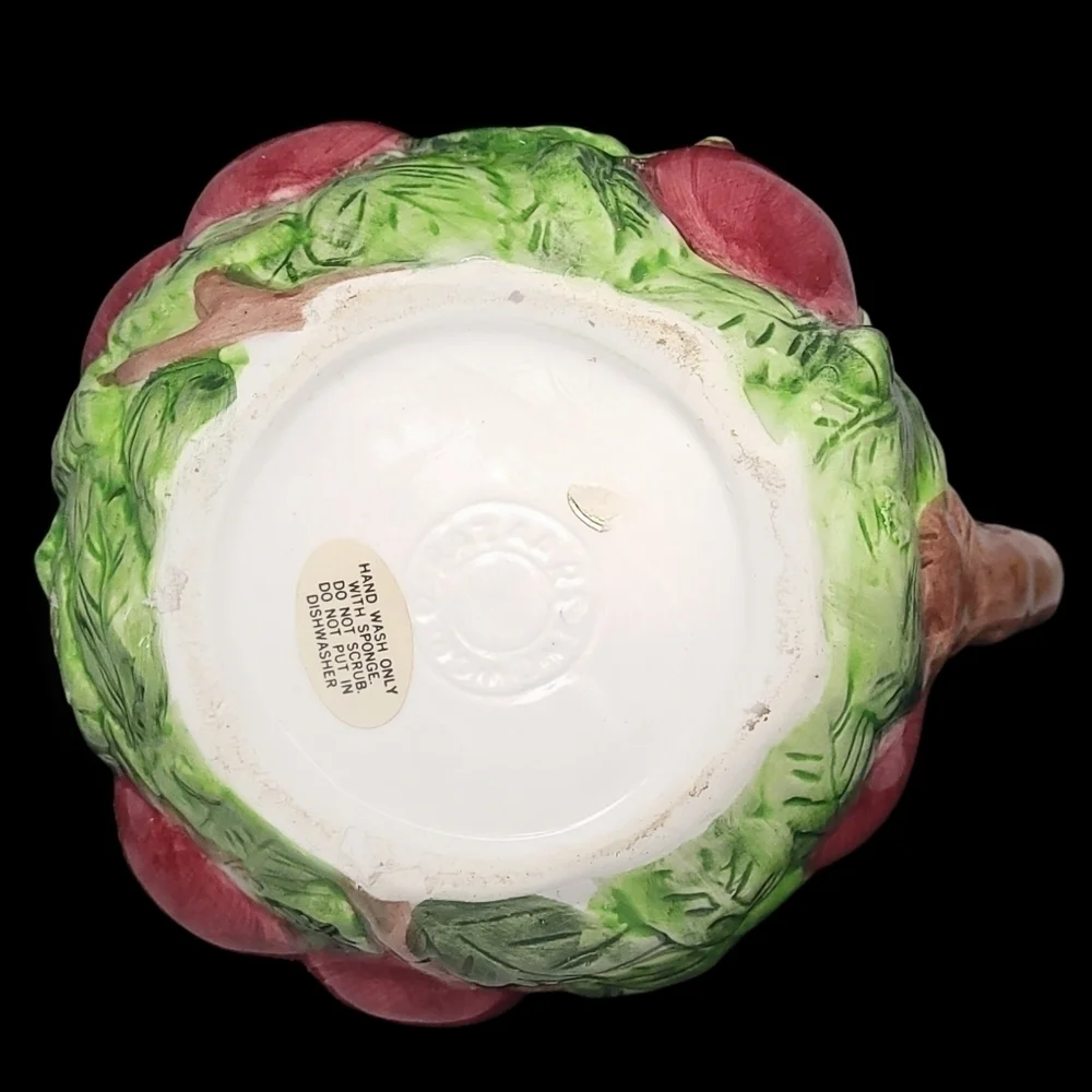 Vintage Bazaar worls brand Majolica 3-d apple pattern 64oz bev pitcher